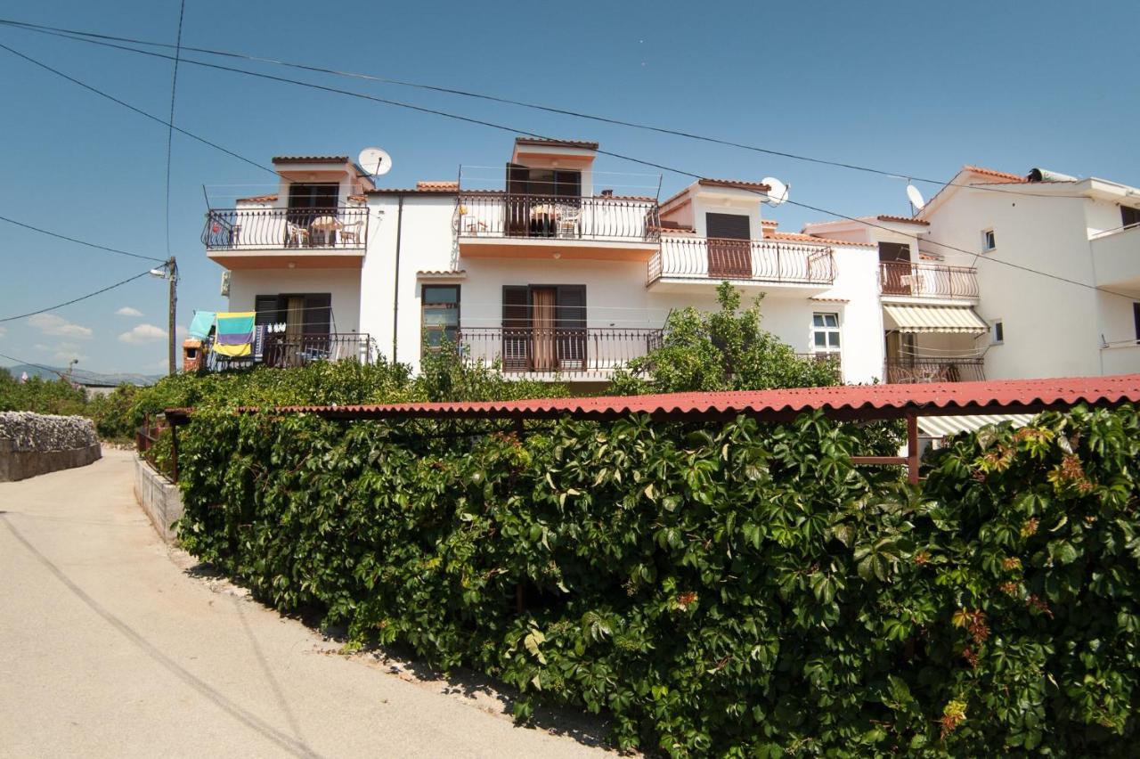 Apartments By The Sea Slatine, Ciovo - 12176 מראה חיצוני תמונה