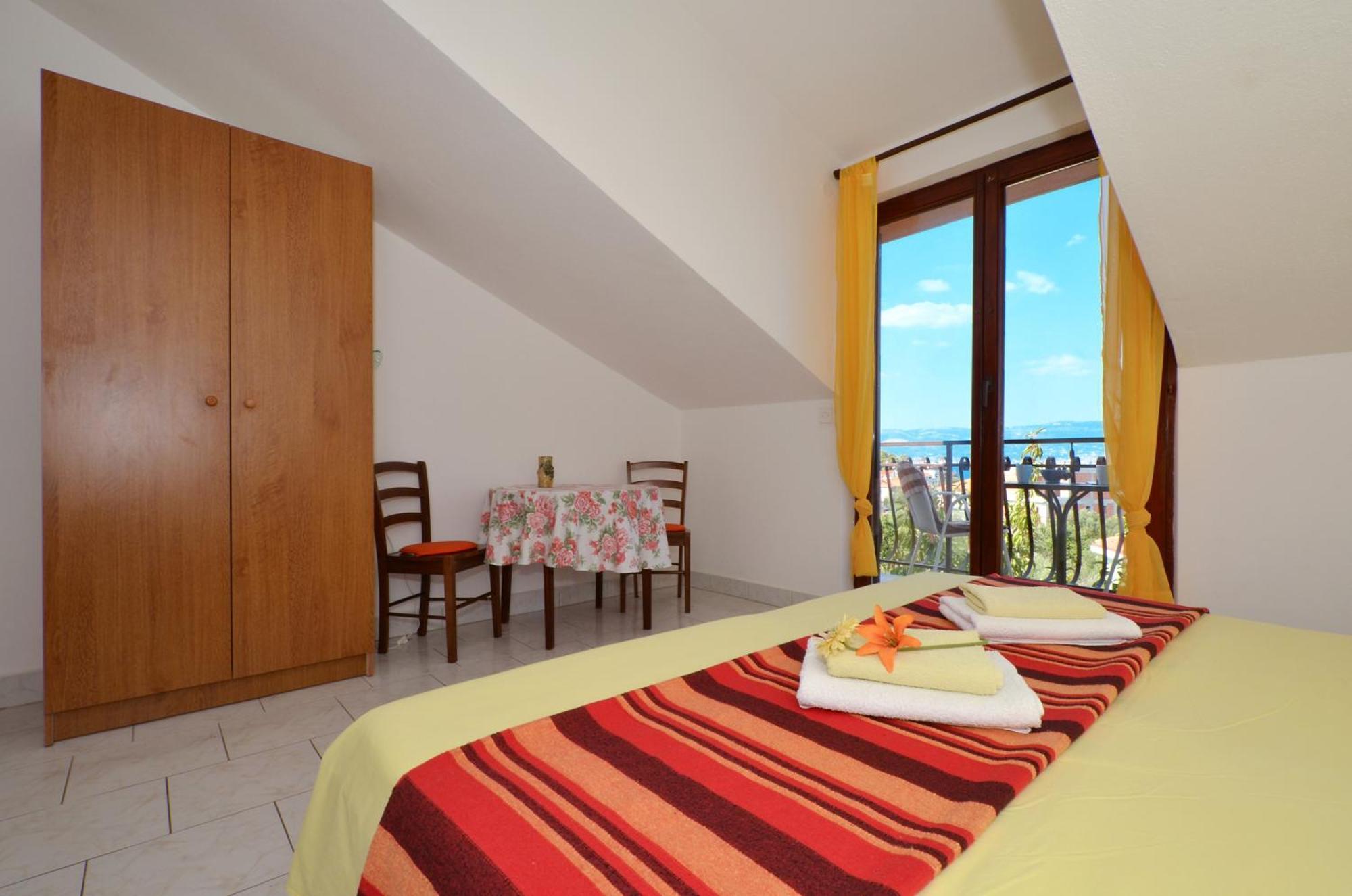 Apartments By The Sea Slatine, Ciovo - 12176 חדר תמונה